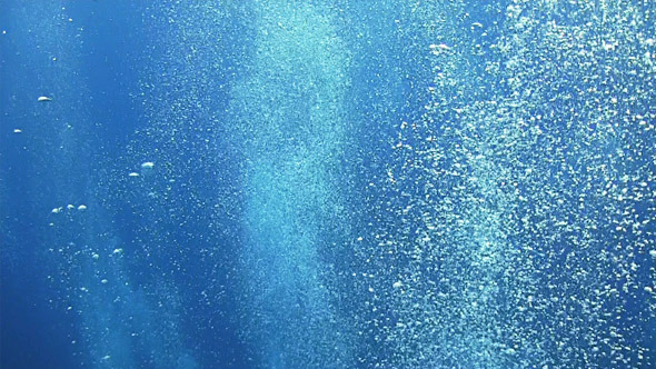 Air Bubbles in the Blue Water 667 Air Bubbles in the Blue Water 667