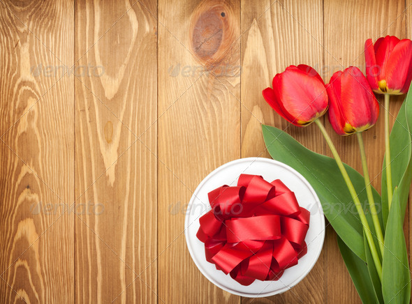 Fresh tulips and gift box (Misc) Photo Download