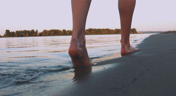 Girl Goes On Shore Girl Goes On Shore
