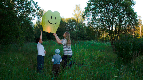 Mother With Two Sons Flying Smiling Fire Lantern Mother With Two Sons Flying Smiling Fire Lantern