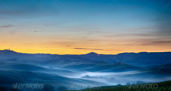 Tuscany landscape at dawn, Pienza, Val d'Orcia, Italy (Misc) Photo Download